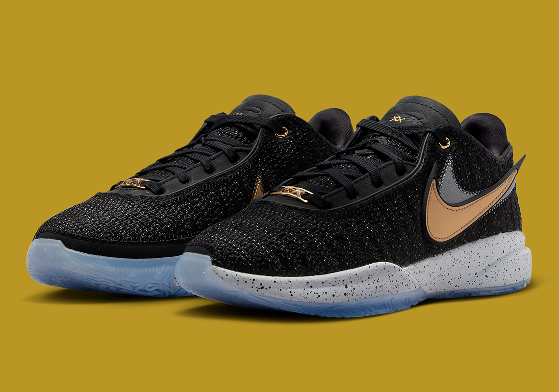 Giày Nike LeBron 20 Black/Metallic Gold ra mắt vào ngày 6 tháng 4. - 2