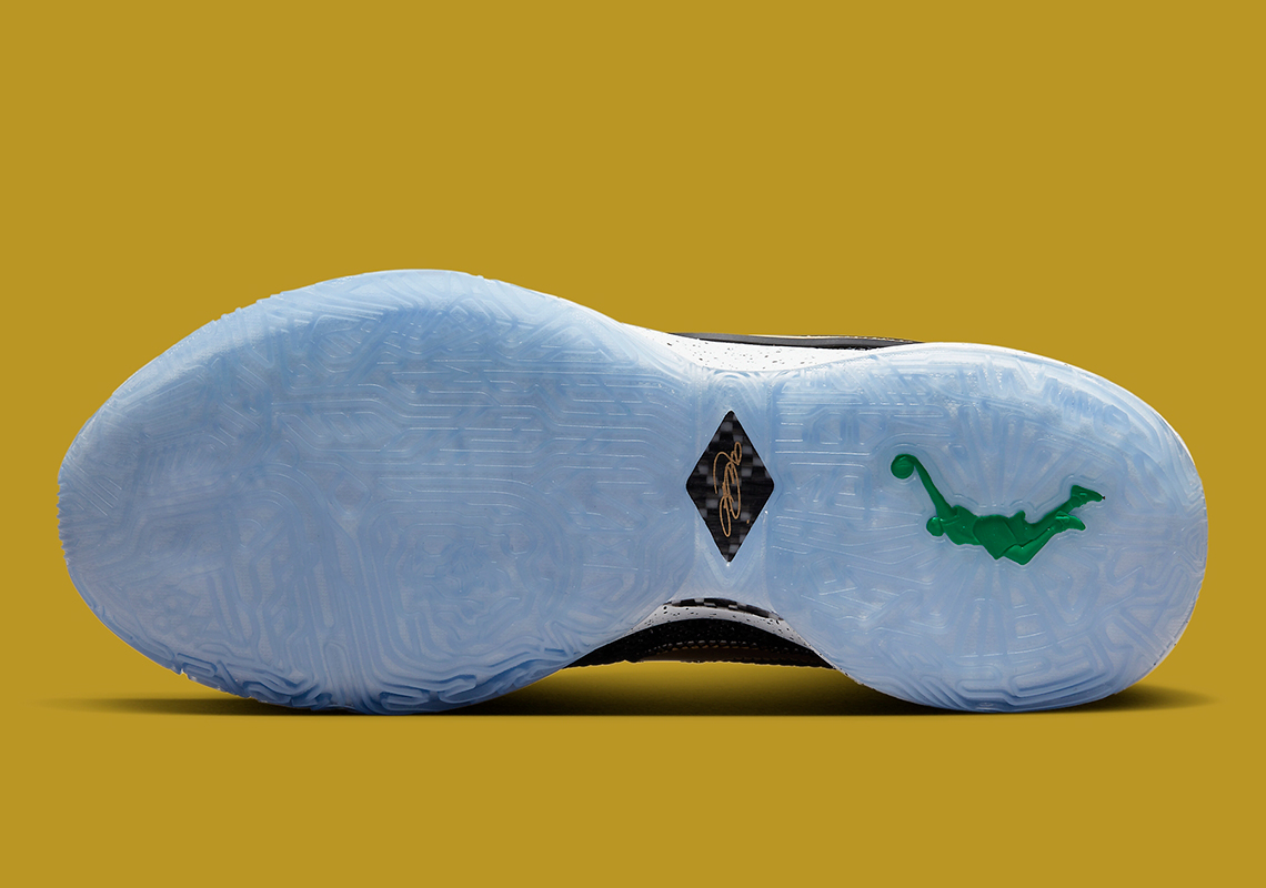 Giày Nike LeBron 20 Black/Metallic Gold ra mắt vào ngày 6 tháng 4. - 6