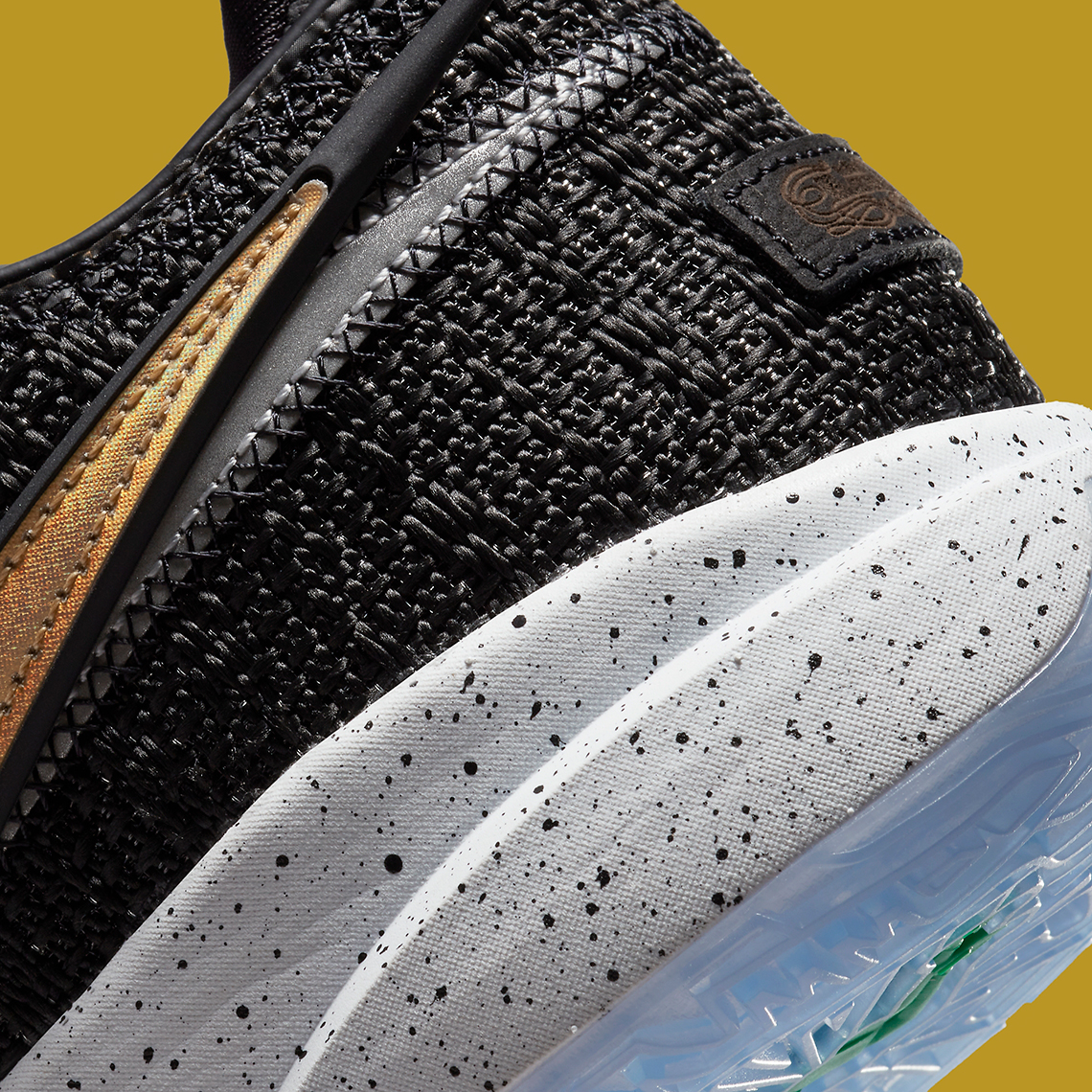 Giày Nike LeBron 20 Black/Metallic Gold ra mắt vào ngày 6 tháng 4. - 7