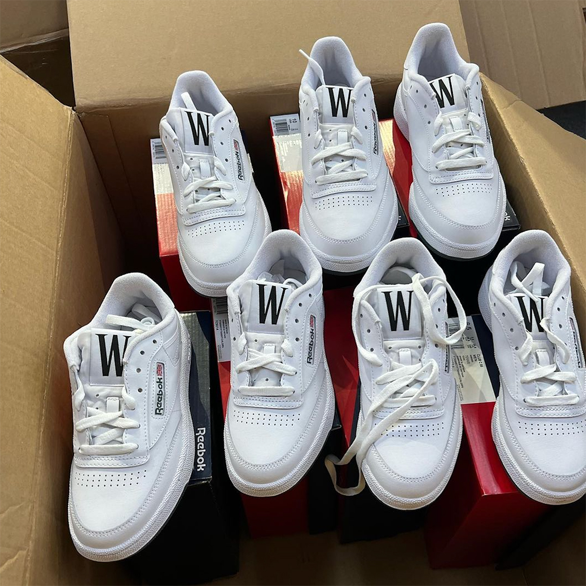 Giày Reebok Club C được đồ hoạ Tyrrell Winston ký tặng ra mắt tại Hồng Kông - 3