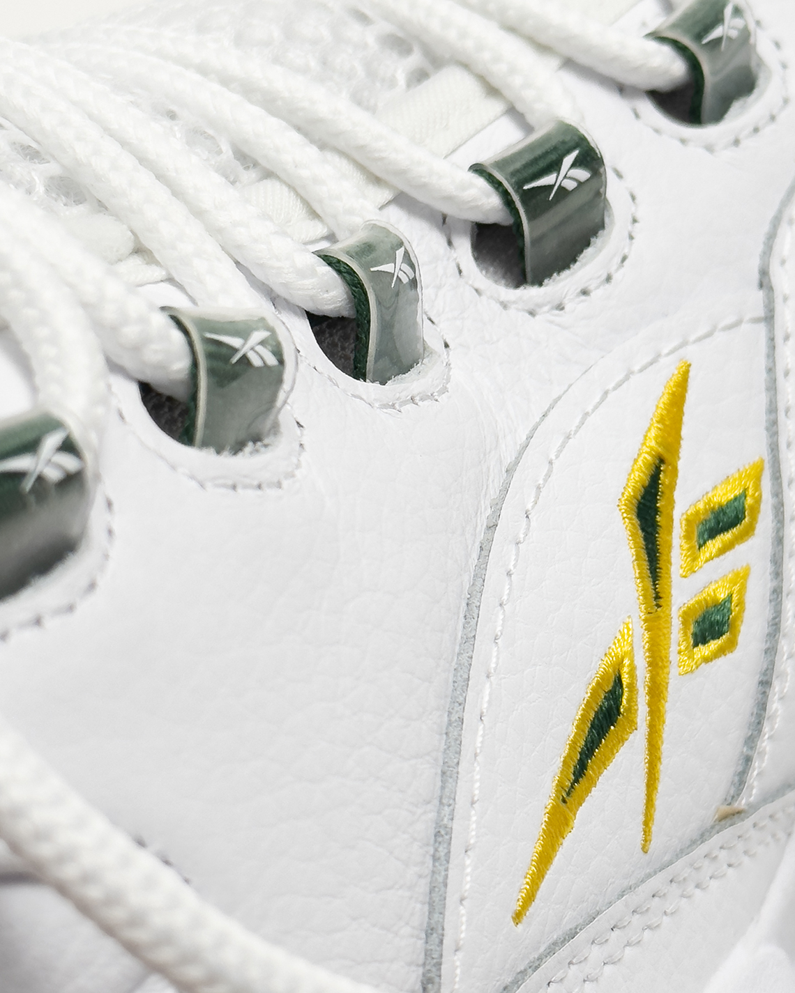 Giày Reebok Question lấy cảm hứng từ ngày thơ ấu của Allen Iverson tại trường trung học Bethel - 14