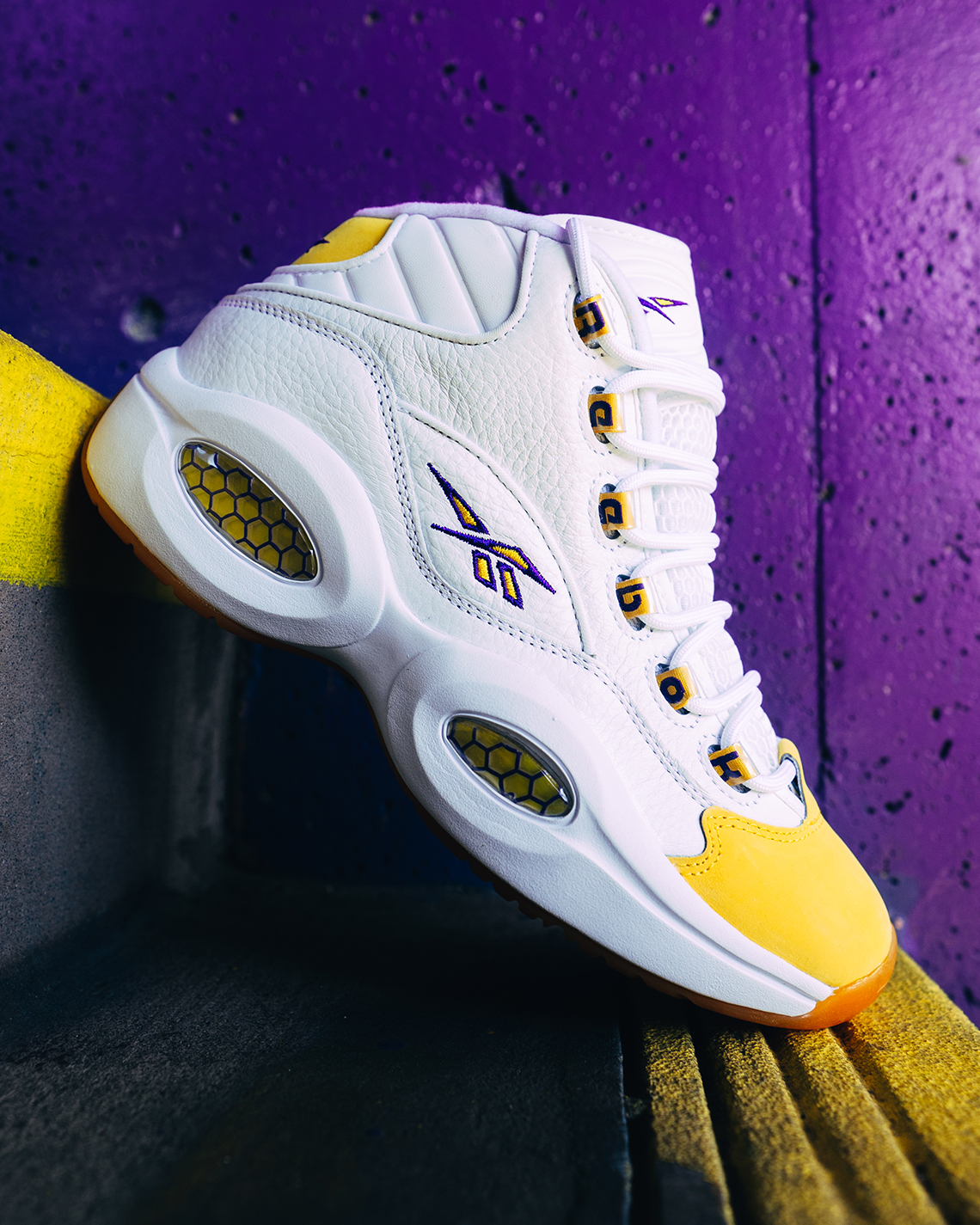 Giày Reebok Question Mid Yellow Toe PE của Kobe Bryant năm 2003 trở lại vào 10/2/2023 - 2