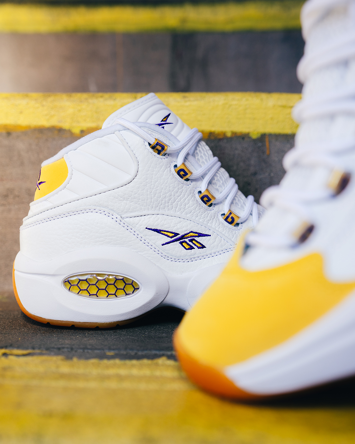 Giày Reebok Question Mid Yellow Toe PE của Kobe Bryant năm 2003 trở lại vào 10/2/2023 - 3