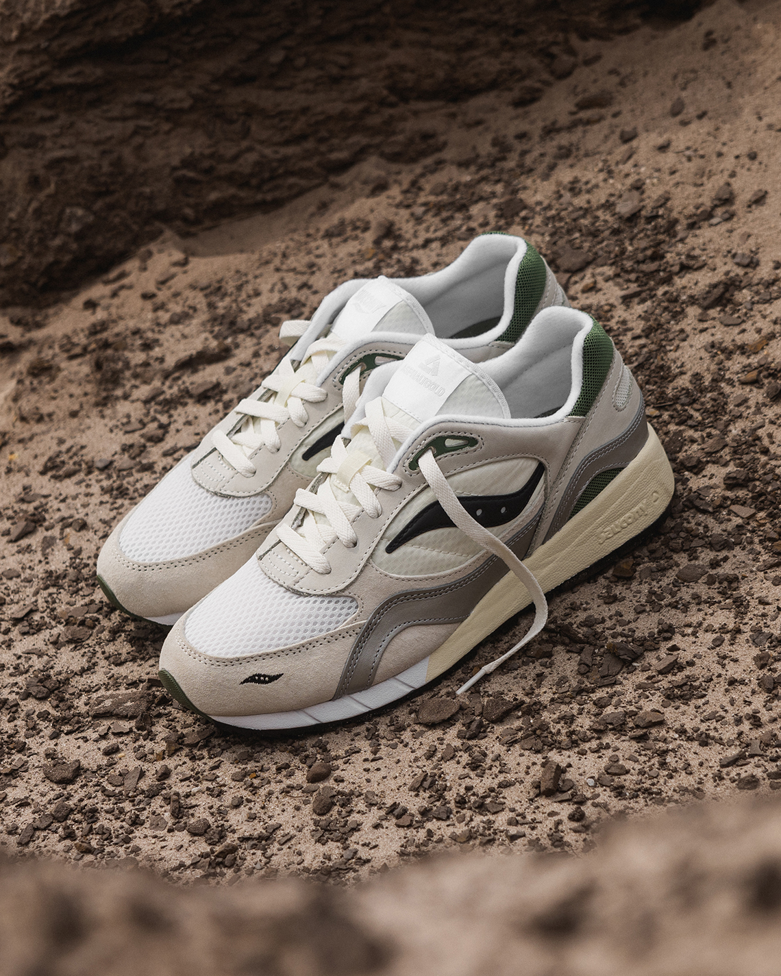 Giày Saucony Shadow 6000 'Accelerate Decelerate' bởi Asphaltgold: Sự Kết Hợp Sáng Tạo - 4