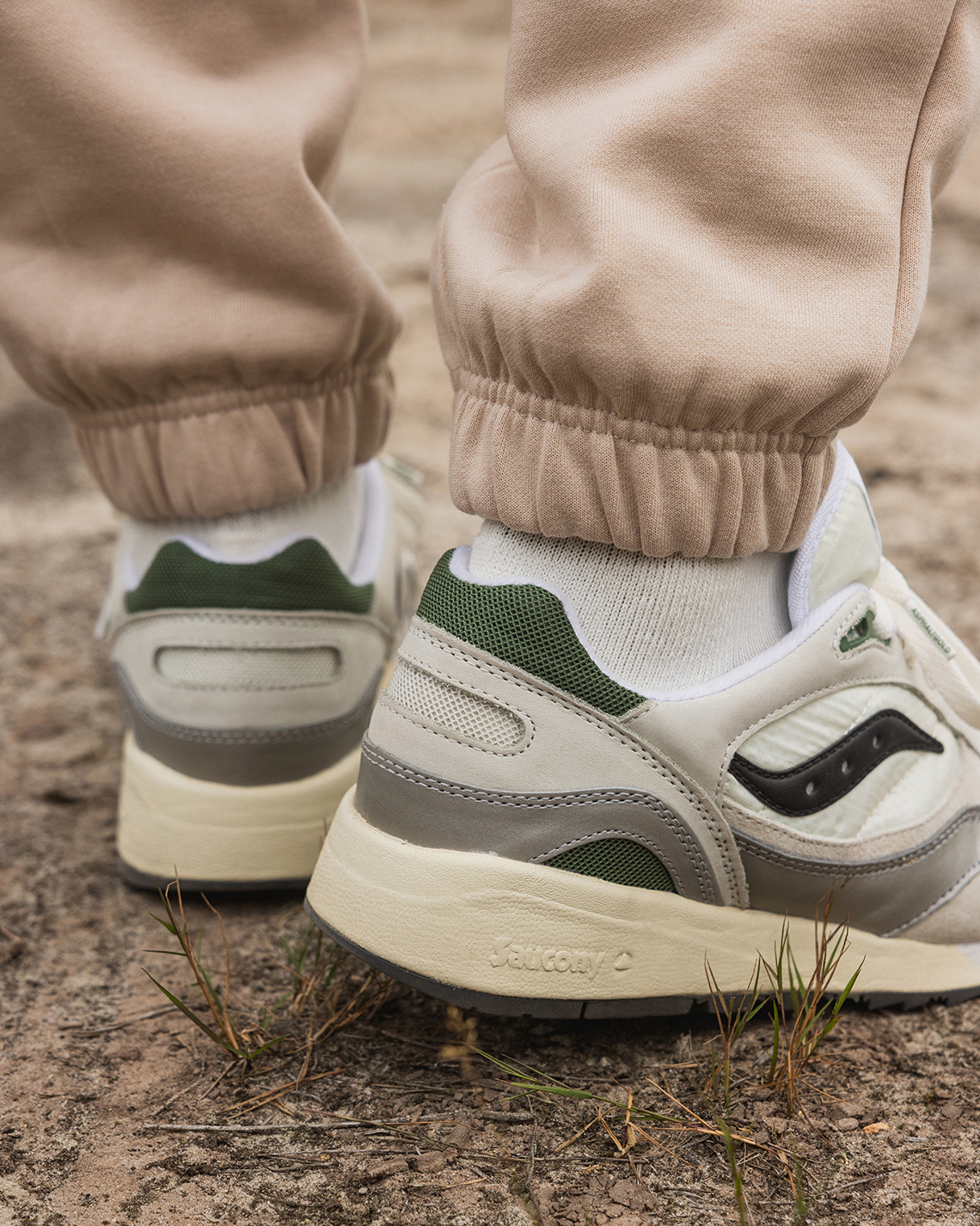 Giày Saucony Shadow 6000 'Accelerate Decelerate' bởi Asphaltgold: Sự Kết Hợp Sáng Tạo - 9