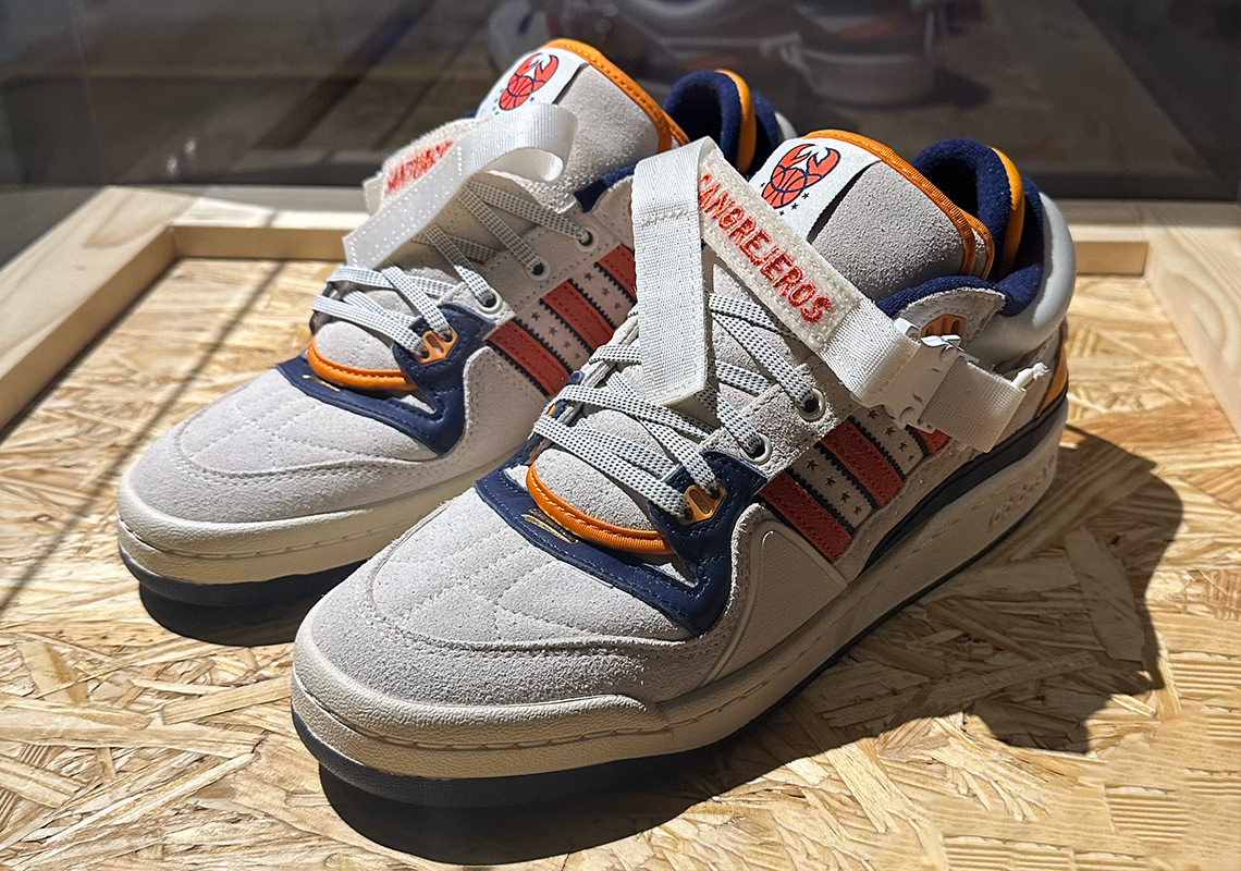 Giày sneaker Bad Bunny x adidas Forum Buckle Low tôn vinh Cangrejeros De Santurce