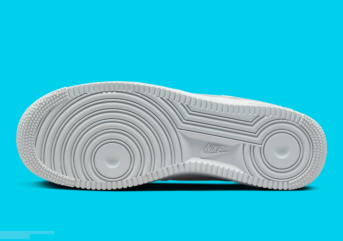 Giày sneaker Nike Air Force 1 Low phiên bản mới với debossed logo - 6