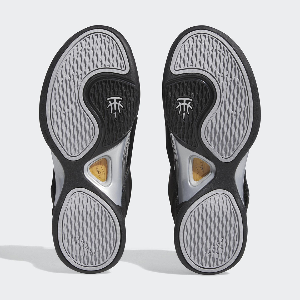 Giày T-MAC 5 của adidas tưởng nhớ 13 điểm trong 33 giây của Tracy McGrady - 6