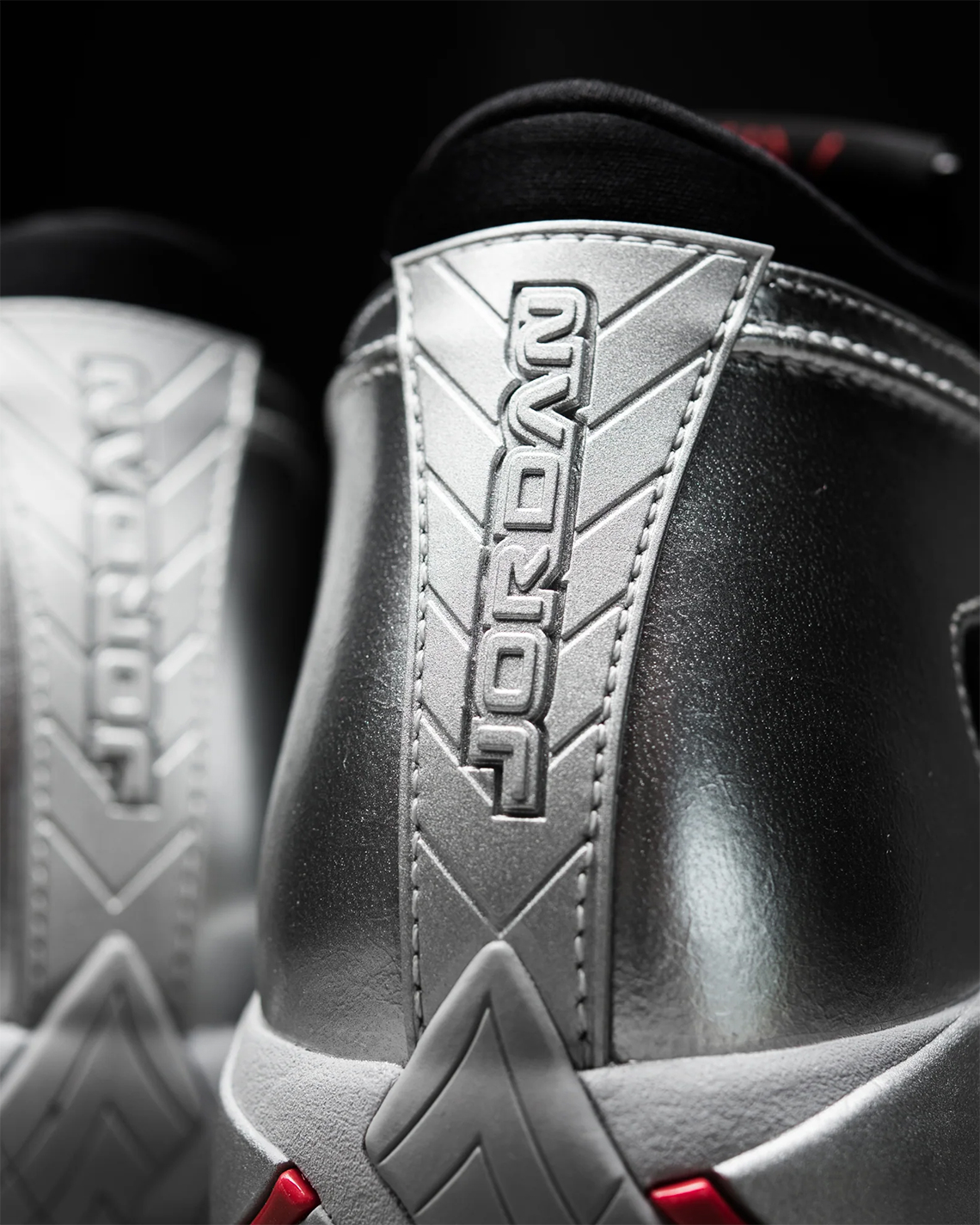 Giới thiệu Air Jordan 14 Low Metallic Silver độc quyền cho phái nữ - 3