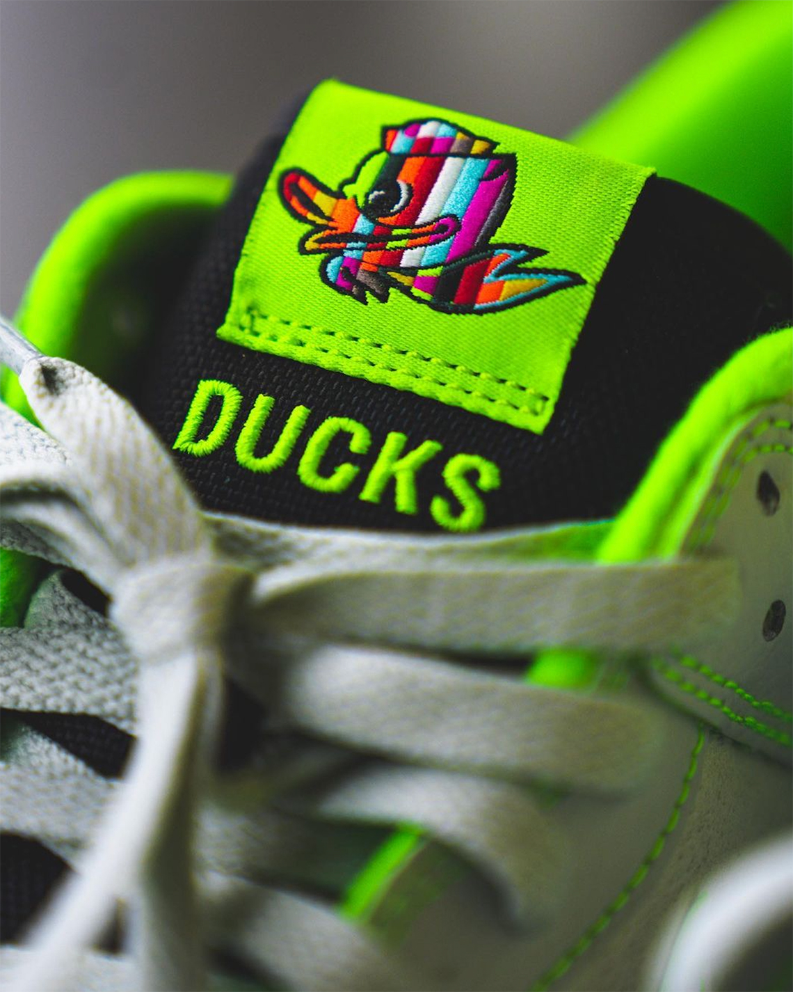 Giới thiệu giày Dunk Low Oregon Ducks Of A Feather của Nike. - 5