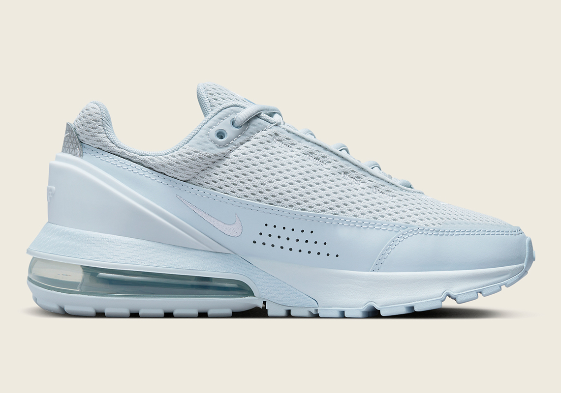 Giới tính nữ được thưởng thức Nike Air Max Pulse phiên bản màu xanh nhạt - 3