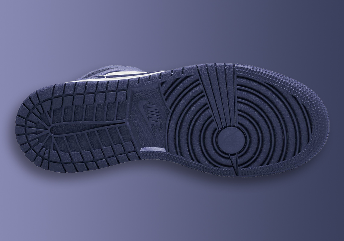 Hai sắc thái của màu tím kết thúc air jordan 1 mid - 4