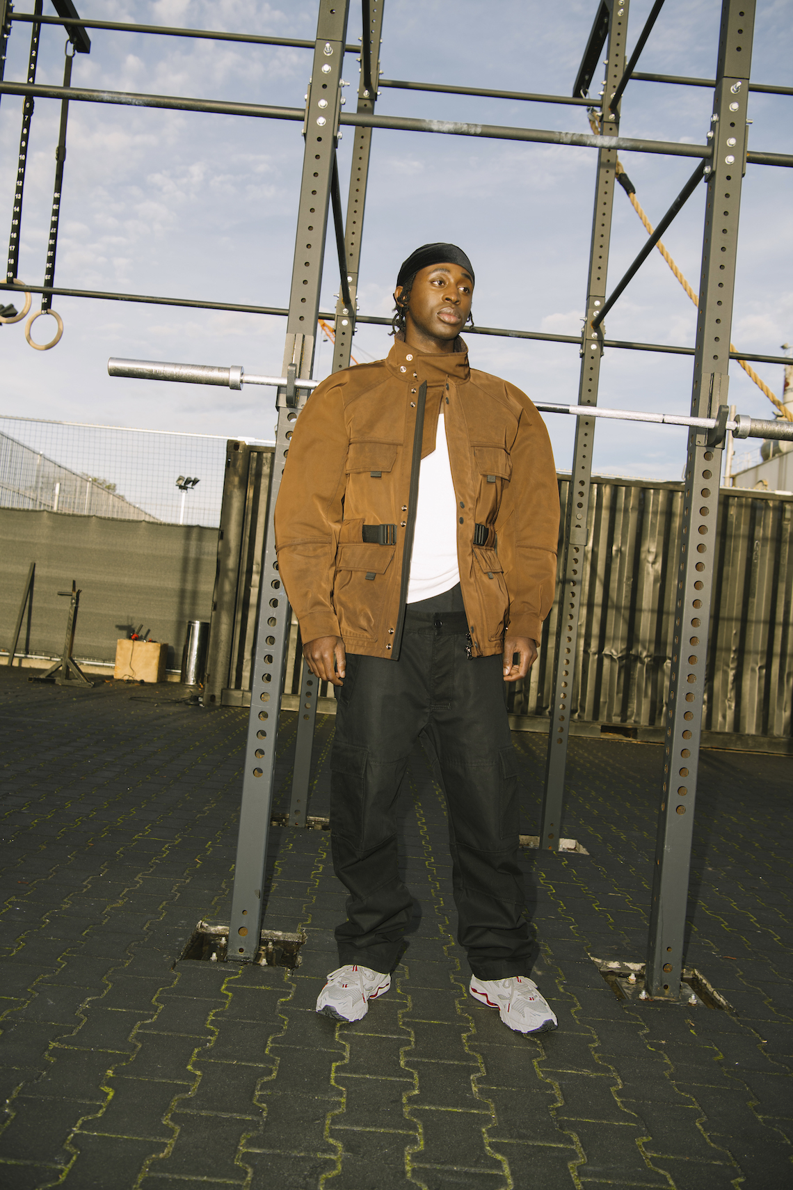 Highsnobiety đảm nhận Mizuno Wave Rider 10 cho thấy sự sắp xếp không đối xứng - 13