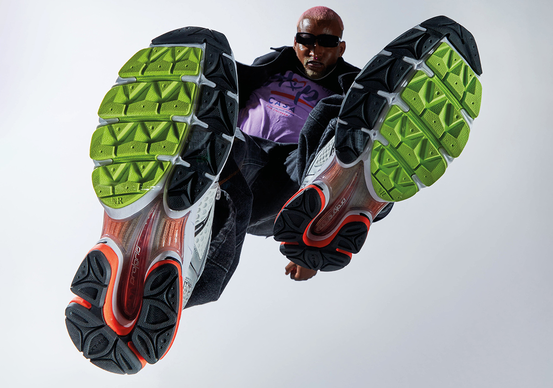 Highsnobiety x Saucony Pro Grid Triumph 4: Hợp tác đặc biệt mang đậm chất thập kỷ 2000 - 4