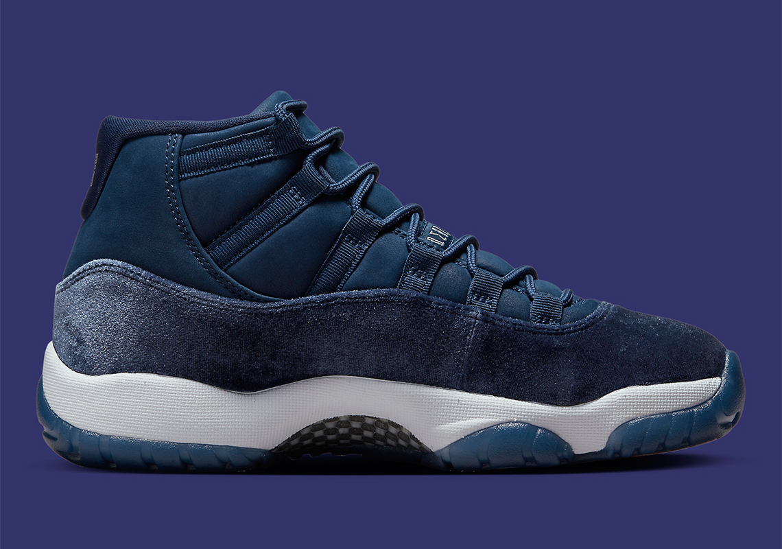 Hình ảnh chính thức của Air Jordan 11 Midnight Navy cho nữ - 3