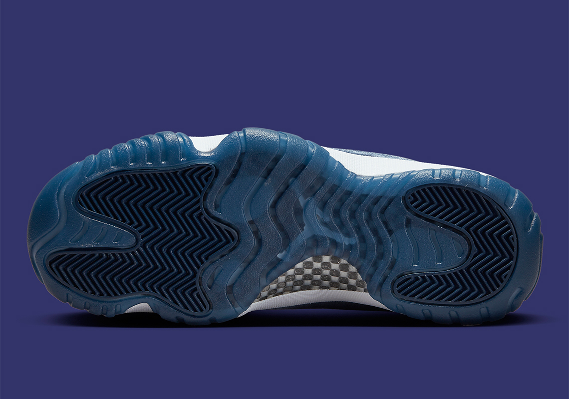 Hình ảnh chính thức của Air Jordan 11 Midnight Navy cho nữ - 6