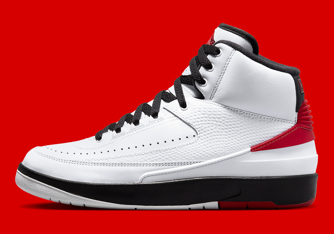 Hình ảnh chính thức của Air Jordan 2 Chicago - 1