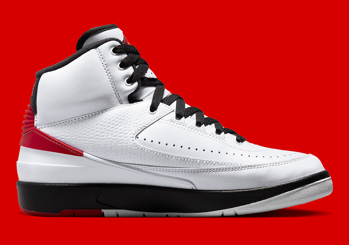 Hình ảnh chính thức của Air Jordan 2 Chicago - 3