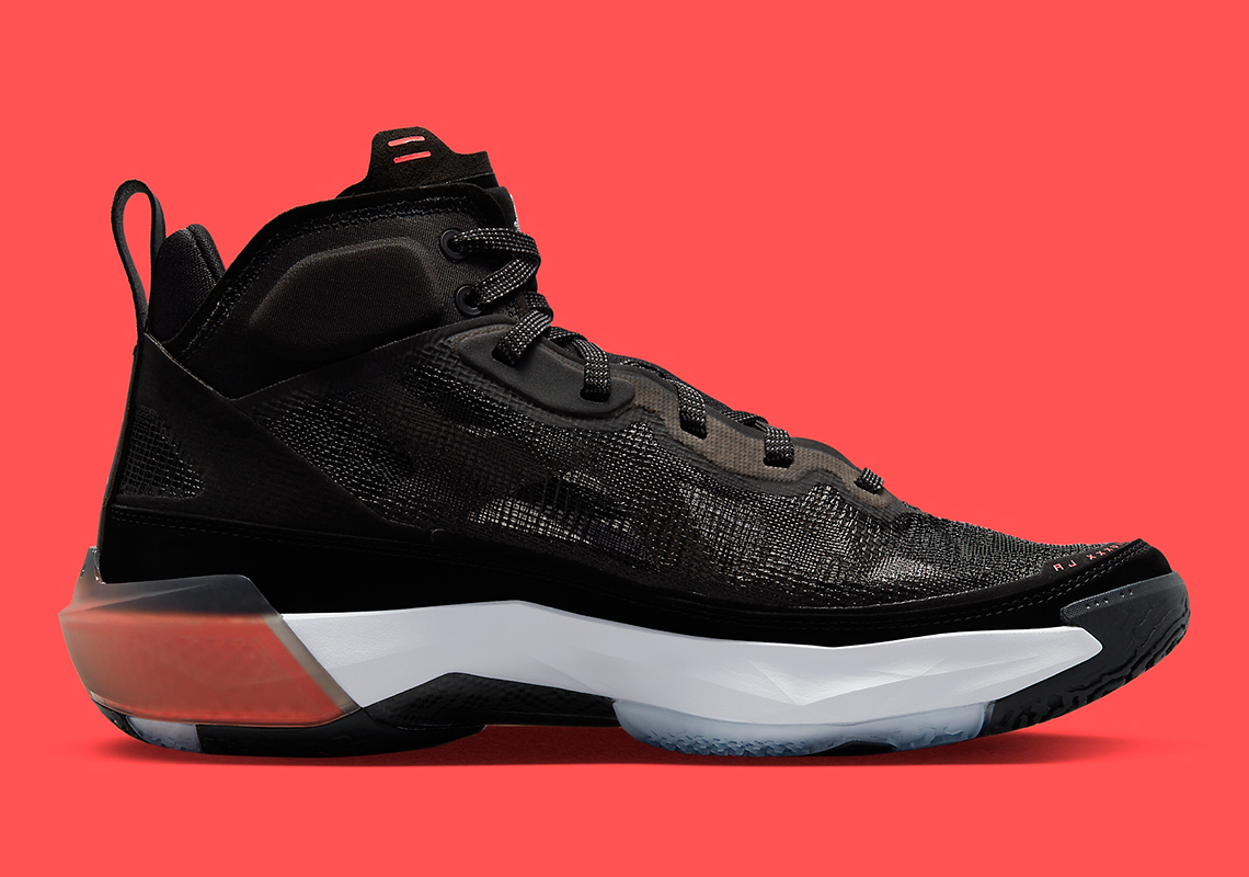 Hình ảnh chính thức của Air Jordan 37 Infrared - 3