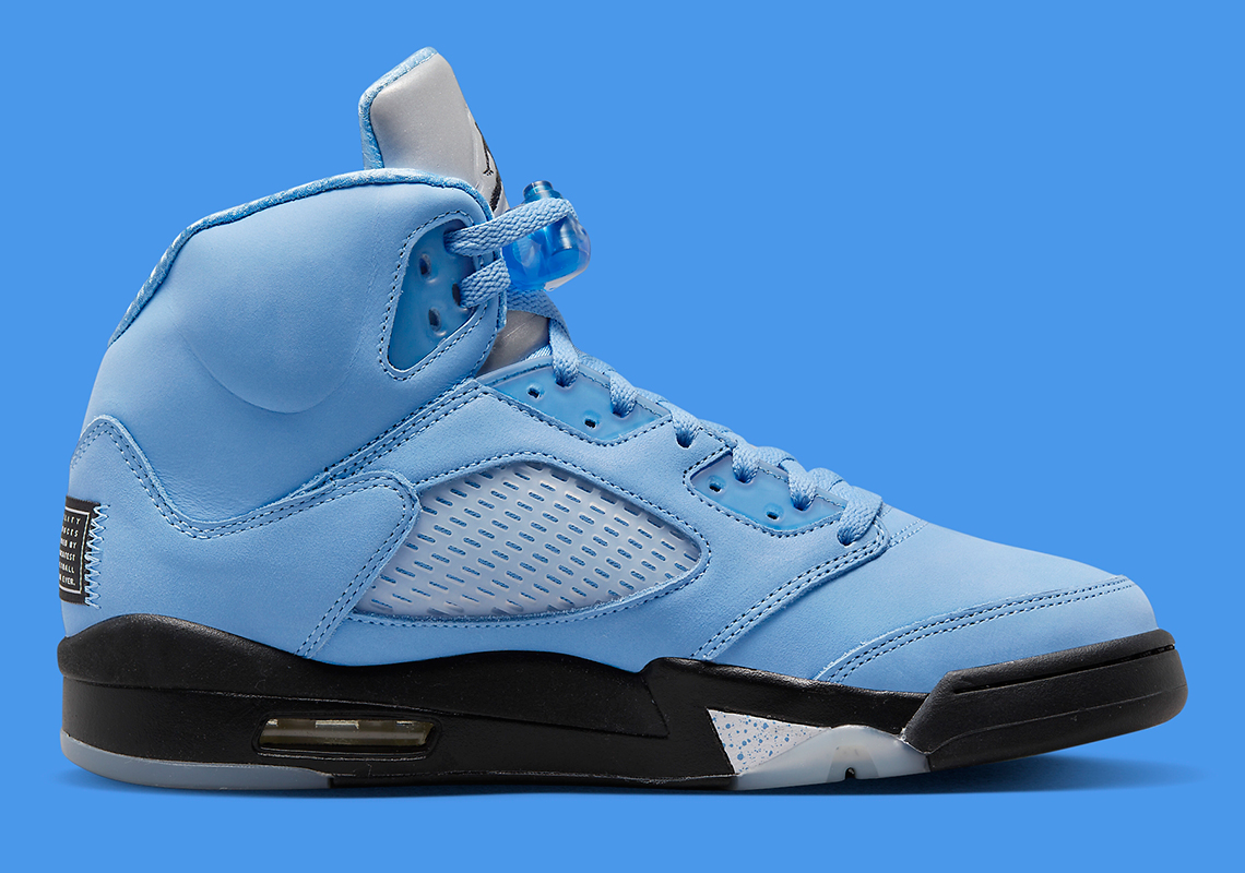 Hình ảnh chính thức của Air Jordan 5 UNC  - 3