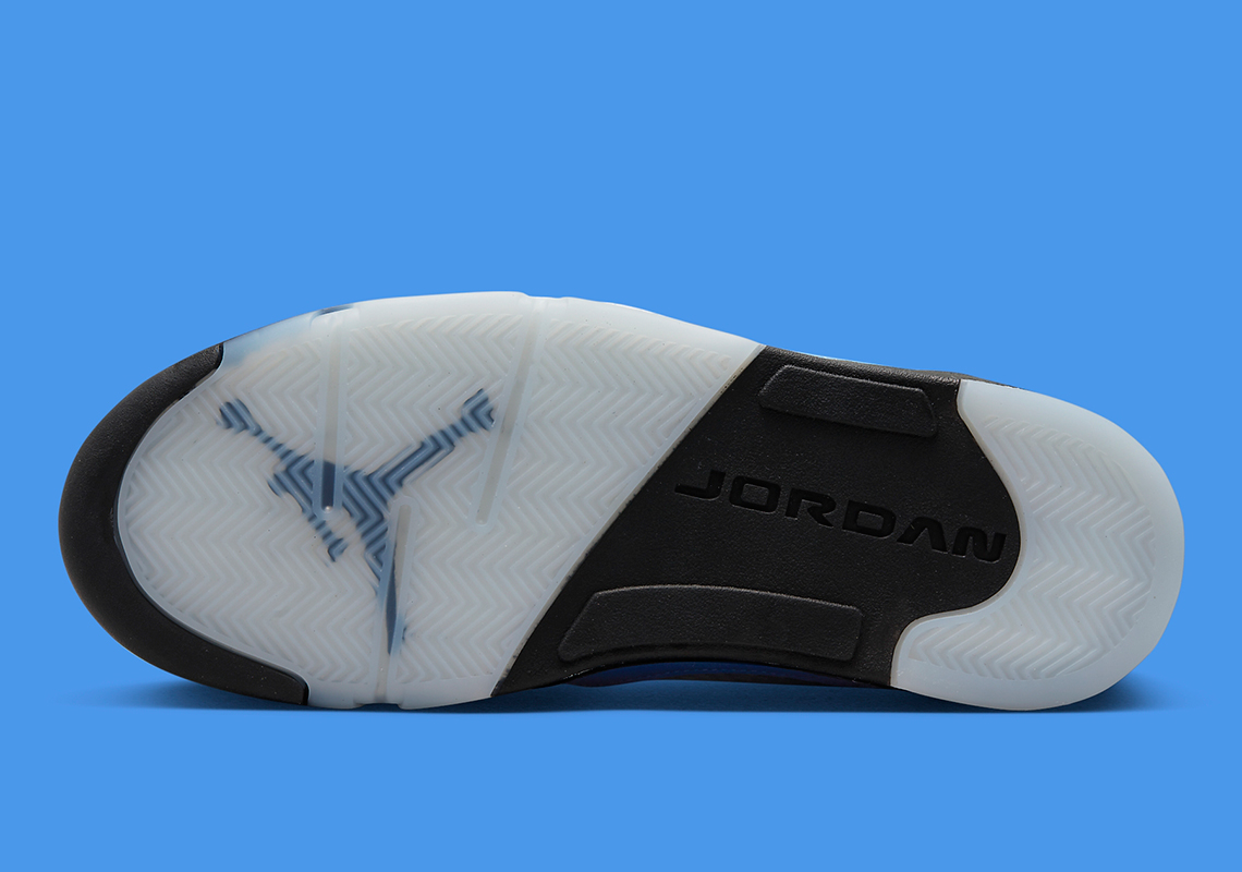 Hình ảnh chính thức của Air Jordan 5 UNC  - 6