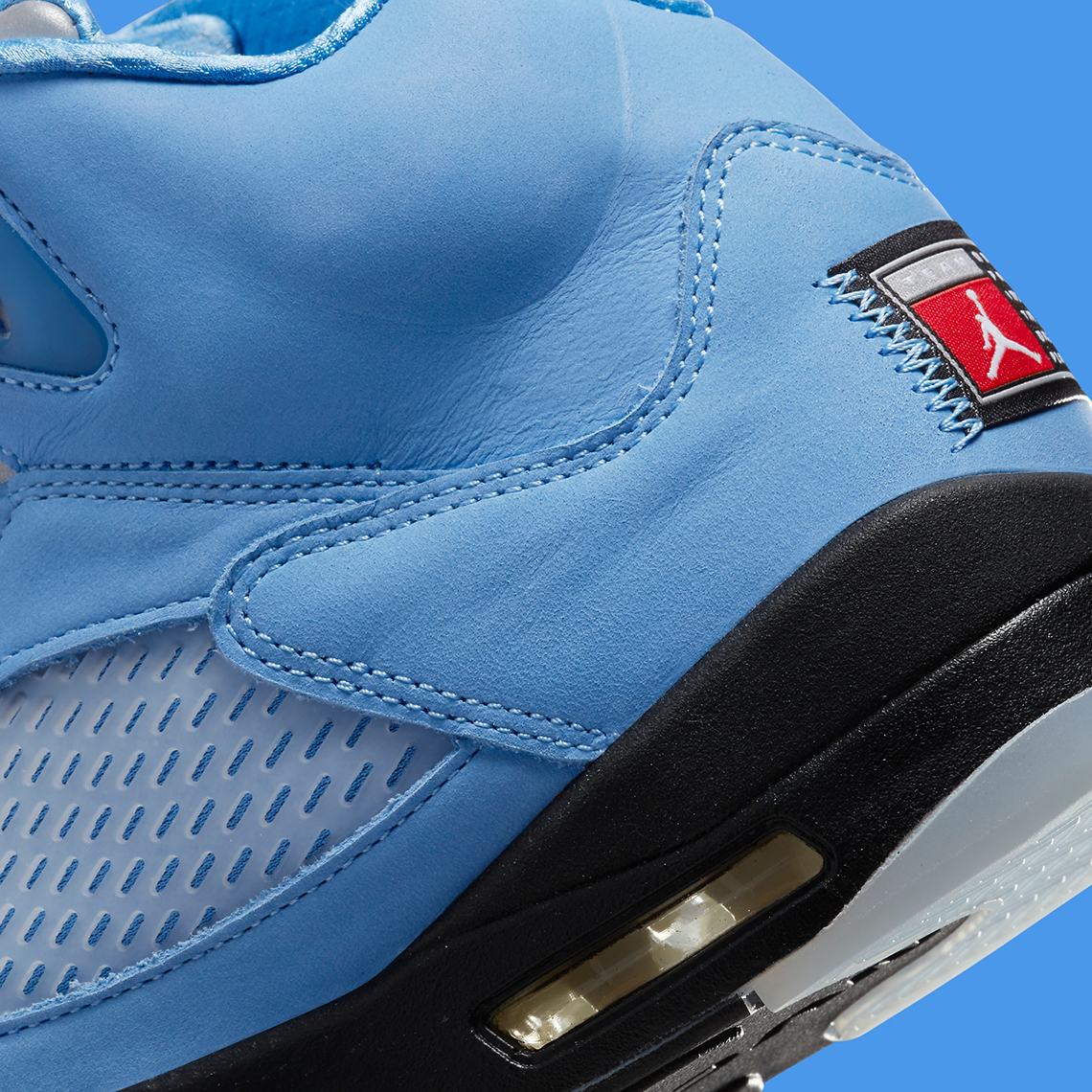 Hình ảnh chính thức của Air Jordan 5 UNC  - 8