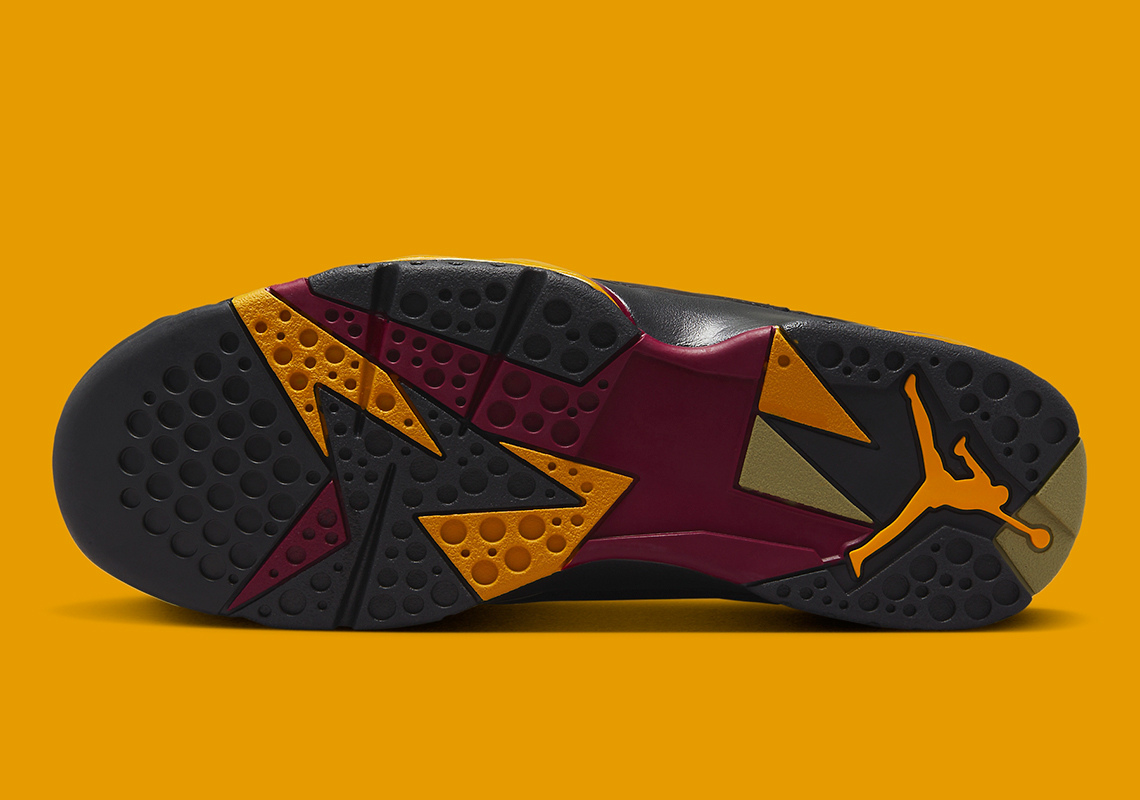 Hình ảnh chính thức của Air Jordan 7 Retro SE Black/Olive - 6