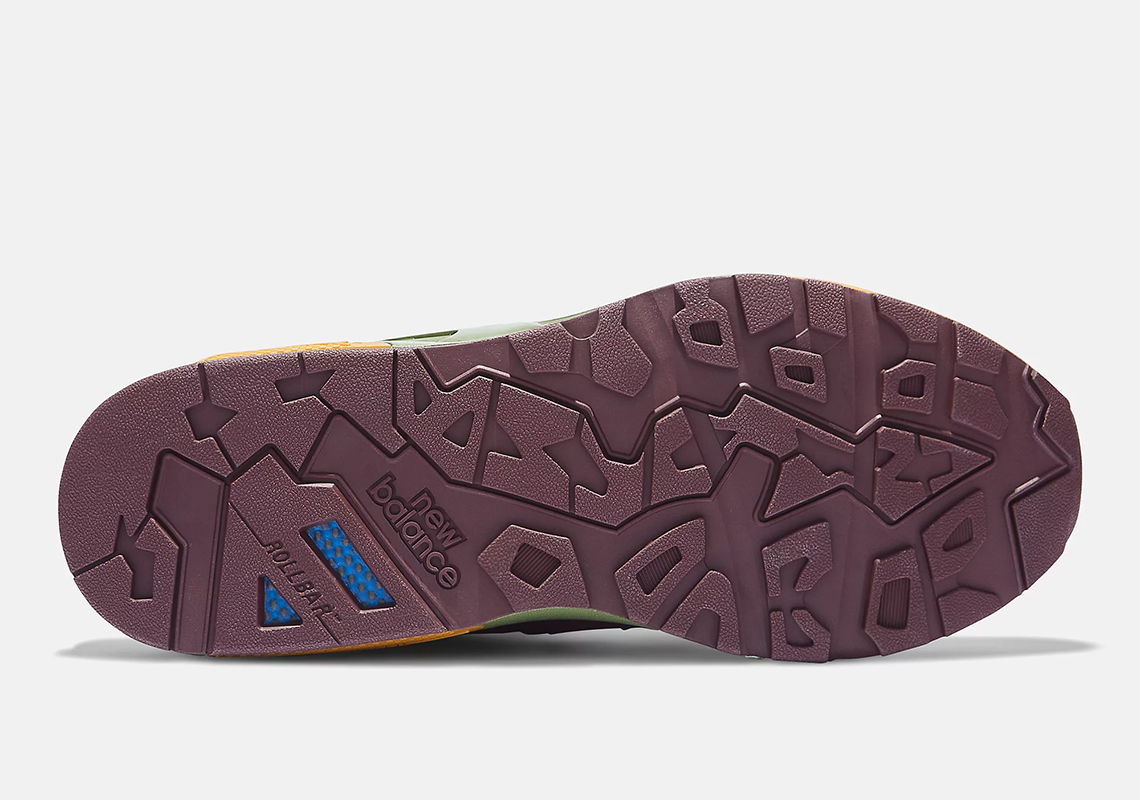 Hình ảnh chính thức của mẫu giày sneaker STRAY RATS x New Balance 580 - 12