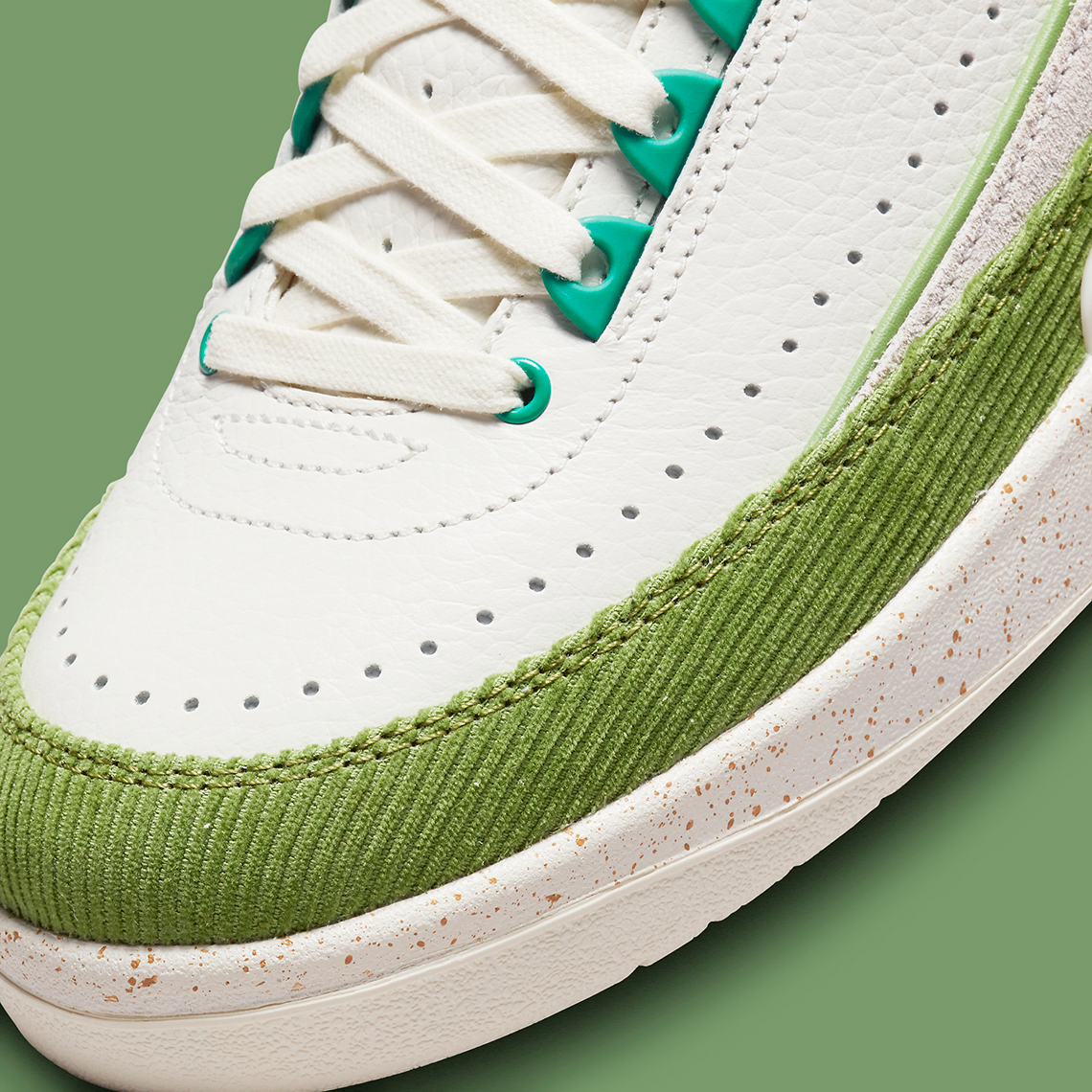 Hình ảnh chính thức của Titan x Air Jordan 2 Low - 8