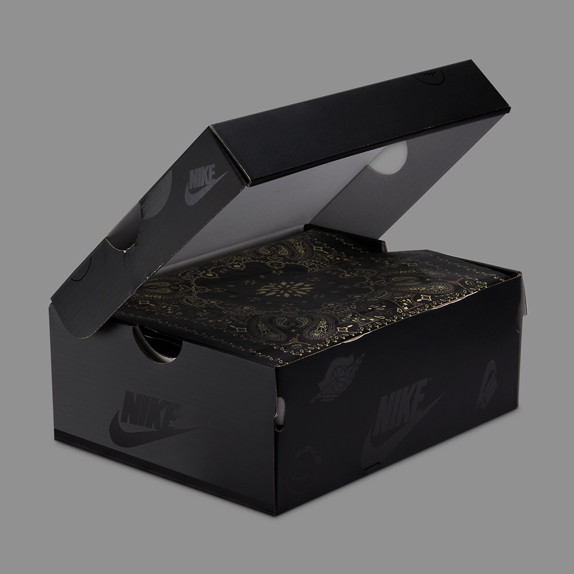 Hình ảnh chính thức của Travis Scott X Air Jordan 1 Black/Phantom thấp  - 24