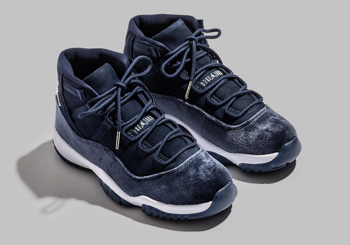 Hình ảnh của đôi giày nữ Air Jordan 11 Midnight Navy - 1