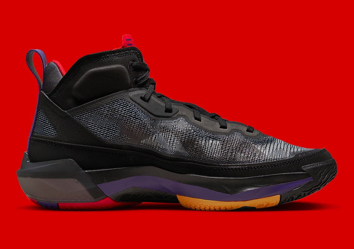 Hình ảnh của đôi giày sneaker Air Jordan 37 Raptors - 4