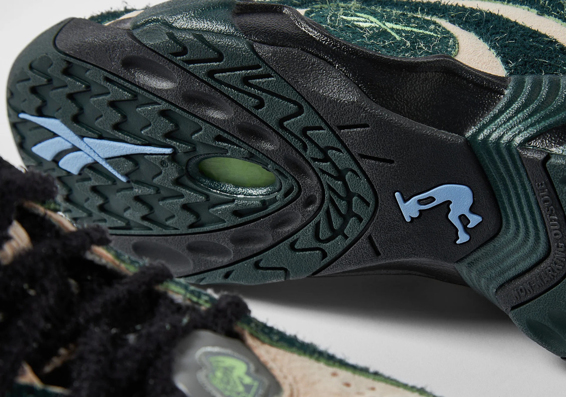 Hình ảnh của đôi giày sneaker Brain Dead x Reebok Shaqnosis với da lộn giống rêu - 4