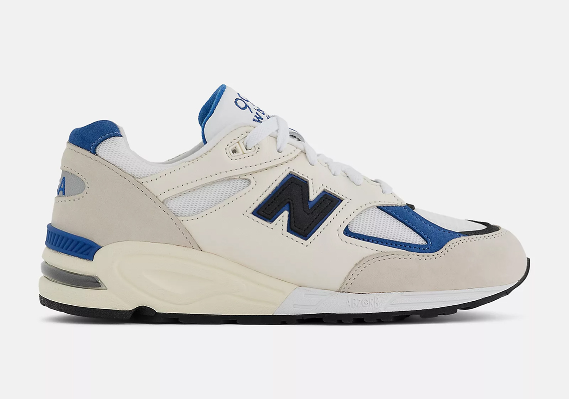 Hình ảnh của đôi giày sneaker New Balance 990v2 White Blue sản xuất tại USA - 2