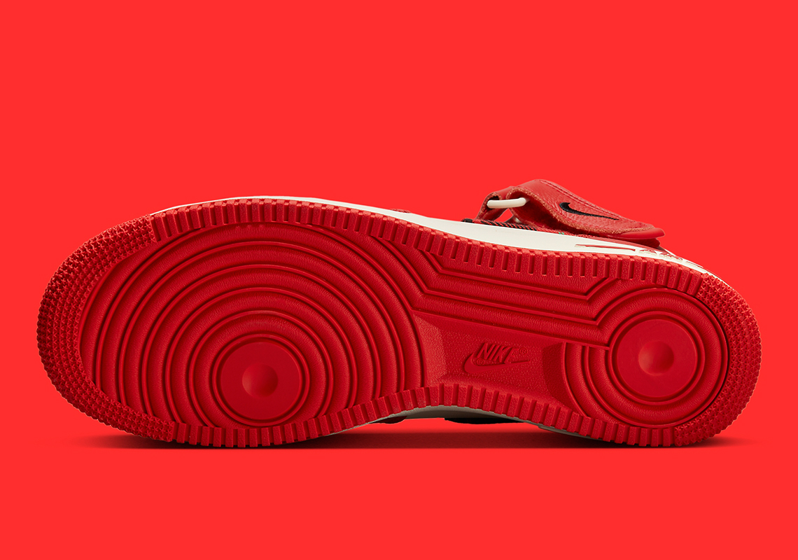 Hình ảnh của đôi giày Sneaker Nike Air Force 1 Mid Plaid màu đỏ - 6