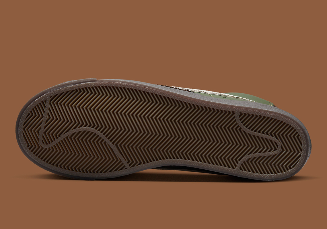 Hình ảnh của đôi giày sneaker Nike Blazer Mid '77 Vintage Vintage Army Olive - 5