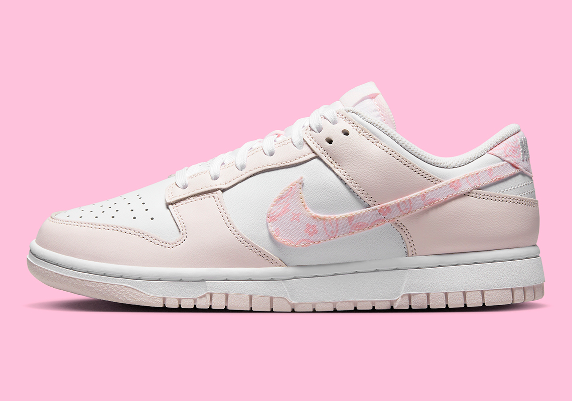Hình ảnh của đôi giày sneaker Nike Dunk Low Pink Paisley  nữ tính - 2