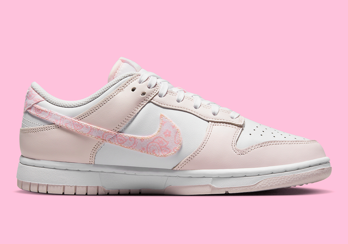 Hình ảnh của đôi giày sneaker Nike Dunk Low Pink Paisley  nữ tính - 3