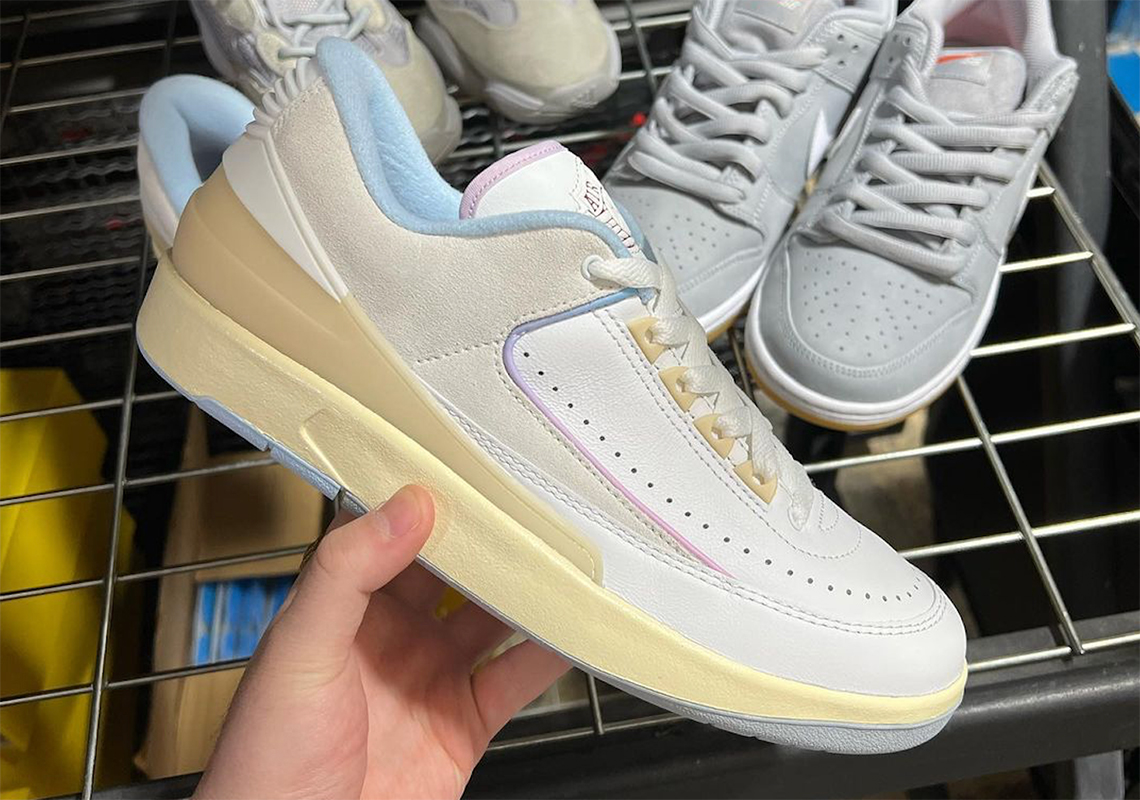 Hình ảnh của mẫu giày Air Jordan 2 Low Look Up In The Air - 1