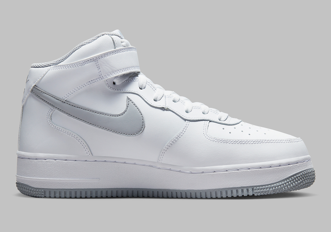 Hình ảnh của mẫu giày Nike Air Force 1 Mid với màu White/Grey - 3
