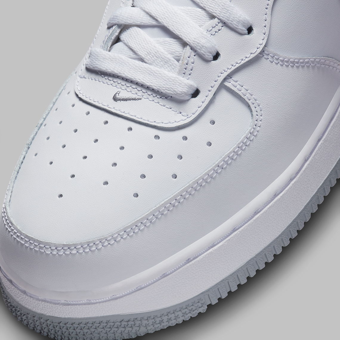 Hình ảnh của mẫu giày Nike Air Force 1 Mid với màu White/Grey - 7