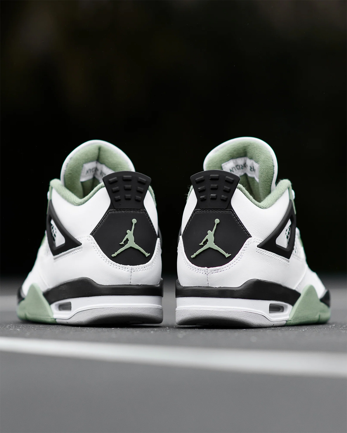 Hình ảnh của mẫu giày sneaker Air Jordan 4 Oil Green - 2