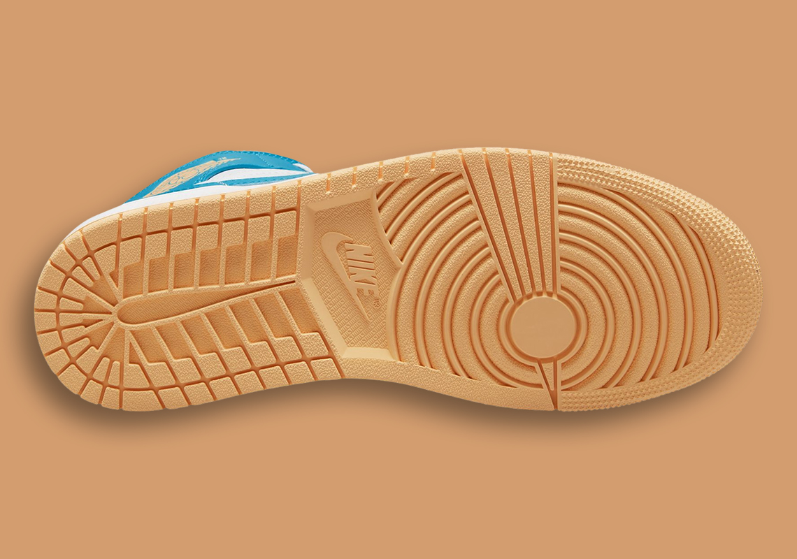 Hình ảnh đôi giày sneaker Women Air Jordan 1 Mid sáng lên với tông màu nước và đào - 4