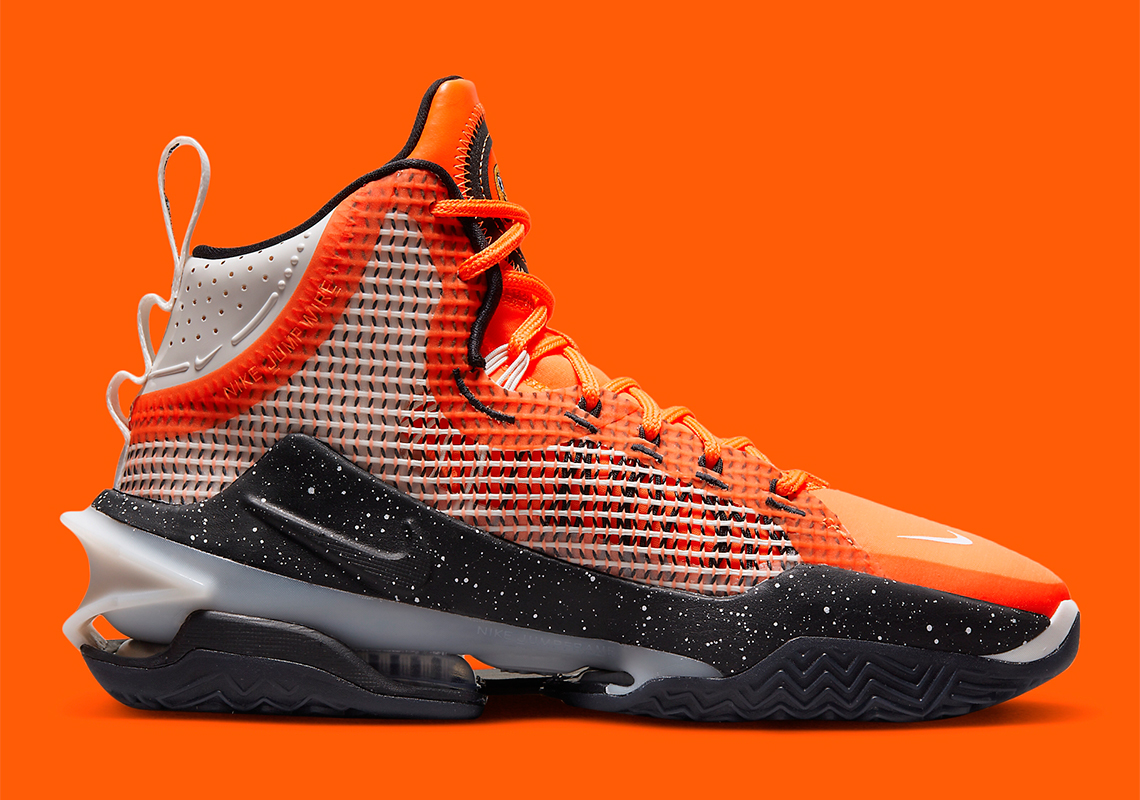 Hình ảnh mẫu sneaker Nike Zoom G.T. Jump Orange/Black màu cam - 3