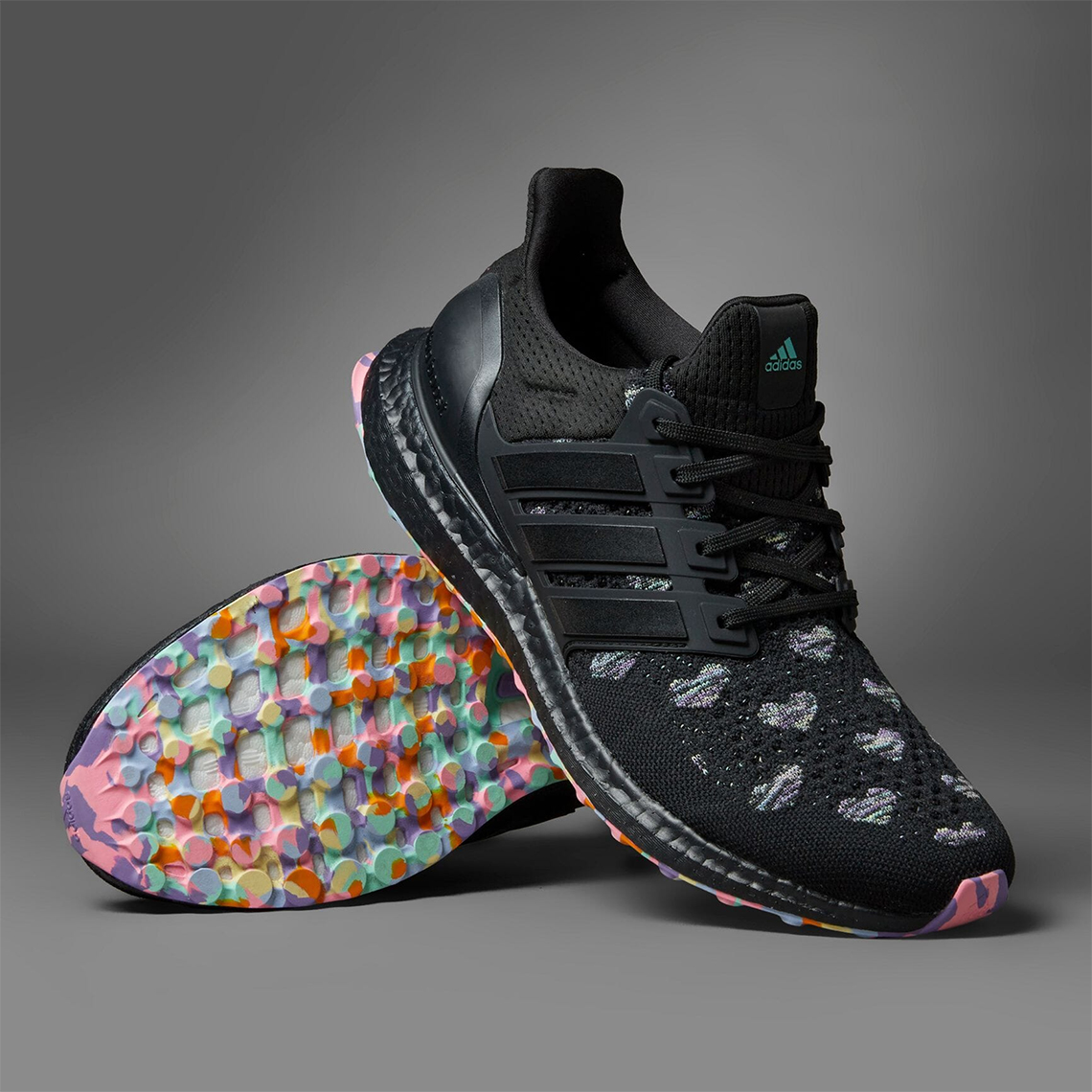 Hình anh mới nhất của adidas Preps UltraBOOST cho lễ hội Valentine 2023 - 6
