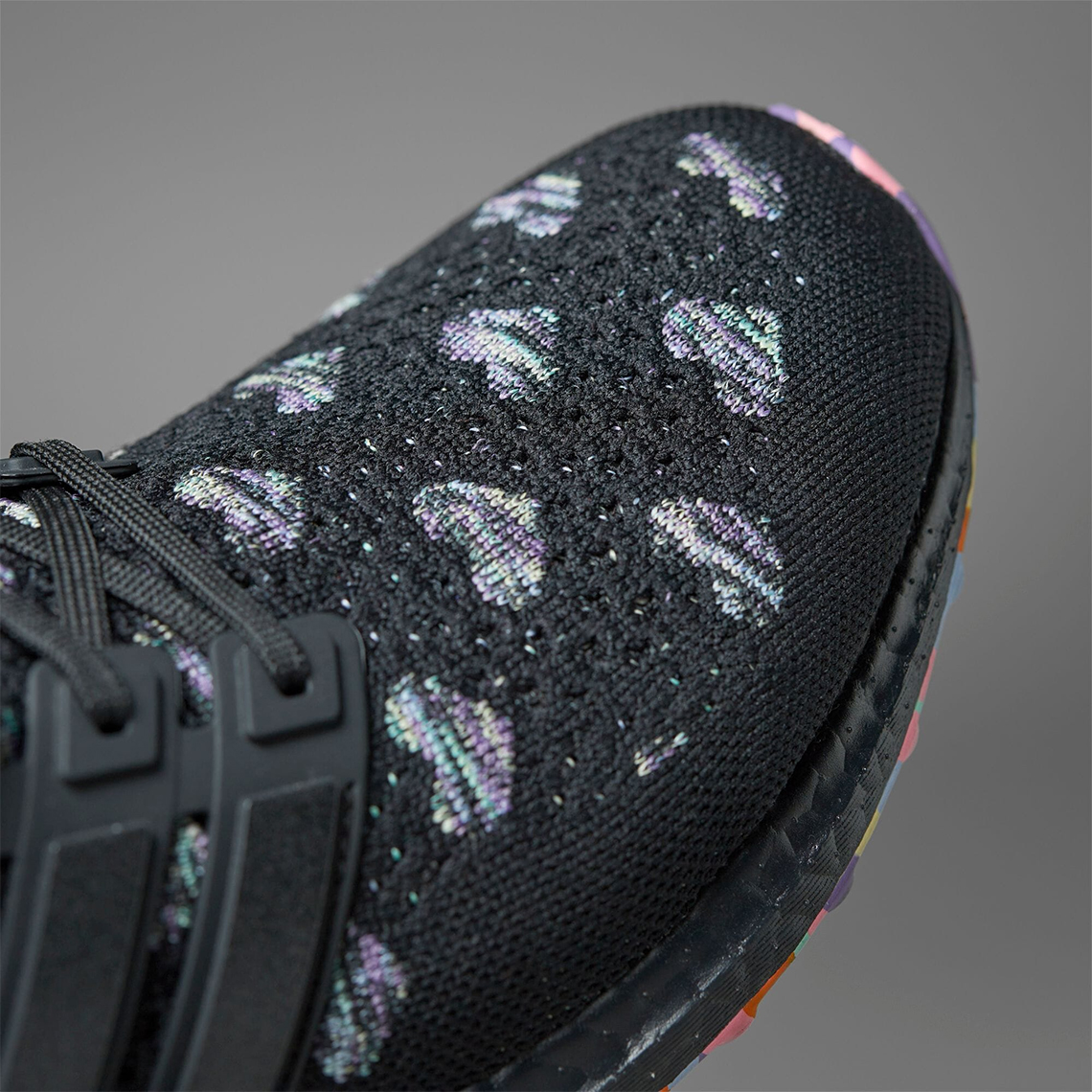 Hình anh mới nhất của adidas Preps UltraBOOST cho lễ hội Valentine 2023 - 8