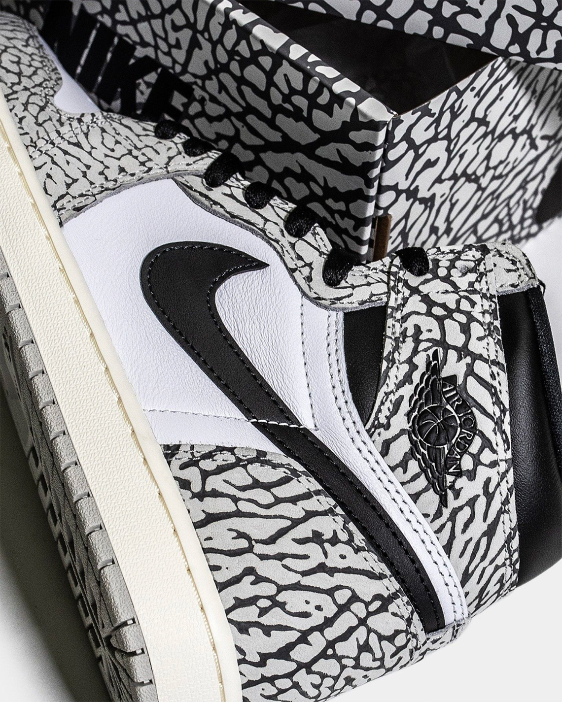 Hình ảnh mới nhất của  Air Jordan 1 Retro High OG White Cement - 2