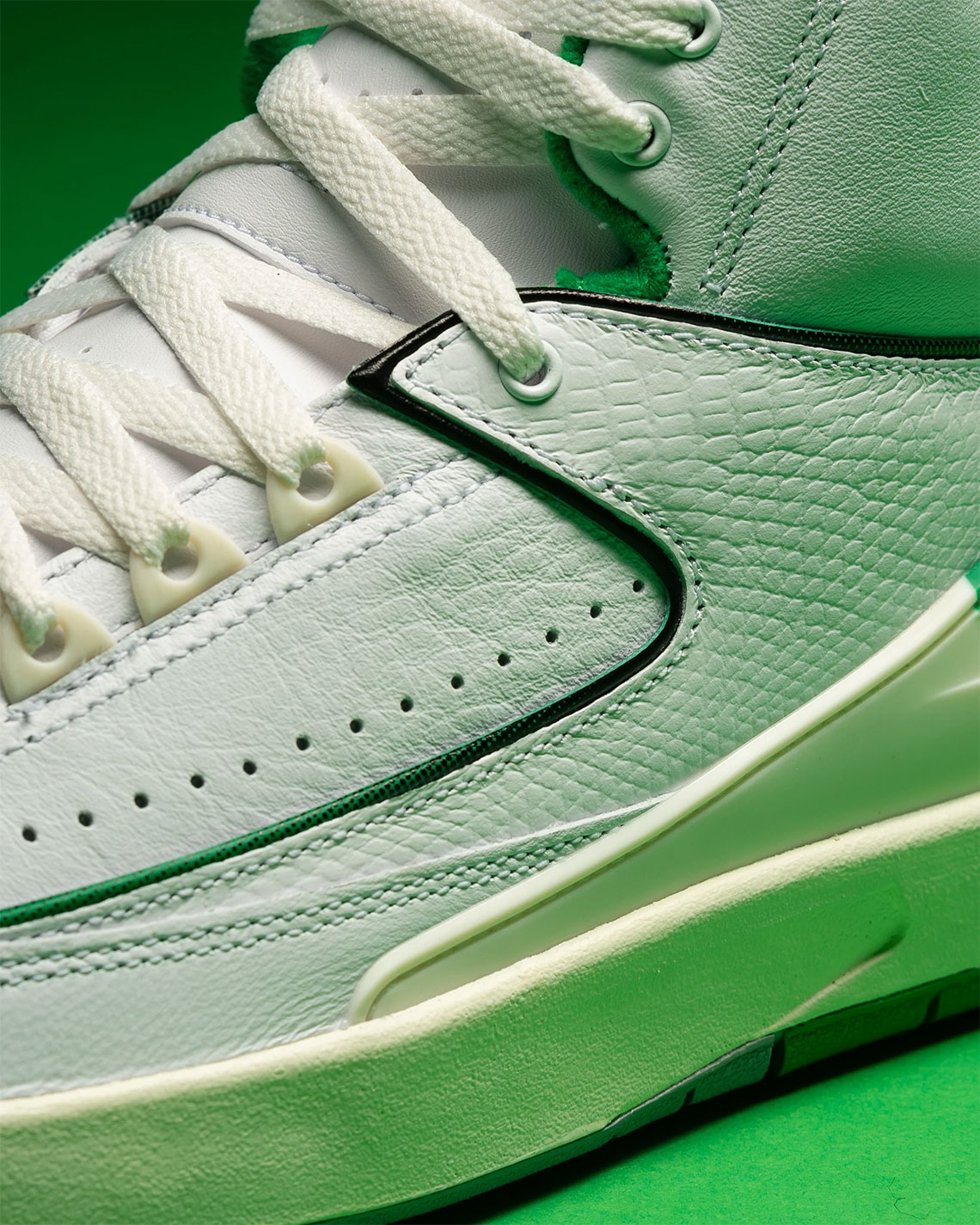 Hình ảnh mới nhất của Air Jordan 2 Lucky Green - 5