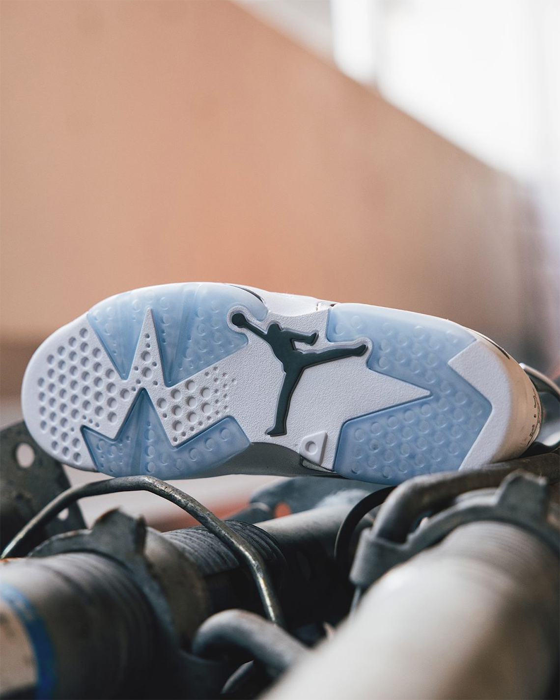 Hình ảnh mới nhất của Air Jordan 6 Cool Grey - 2