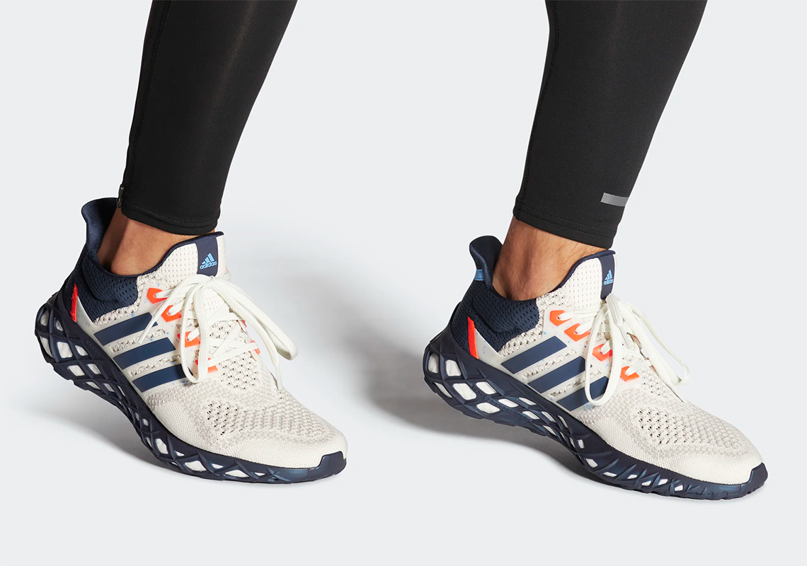 Hình ảnh mới nhất của đôi giày Adidas Ultraboost Web DNA màu cam-navy